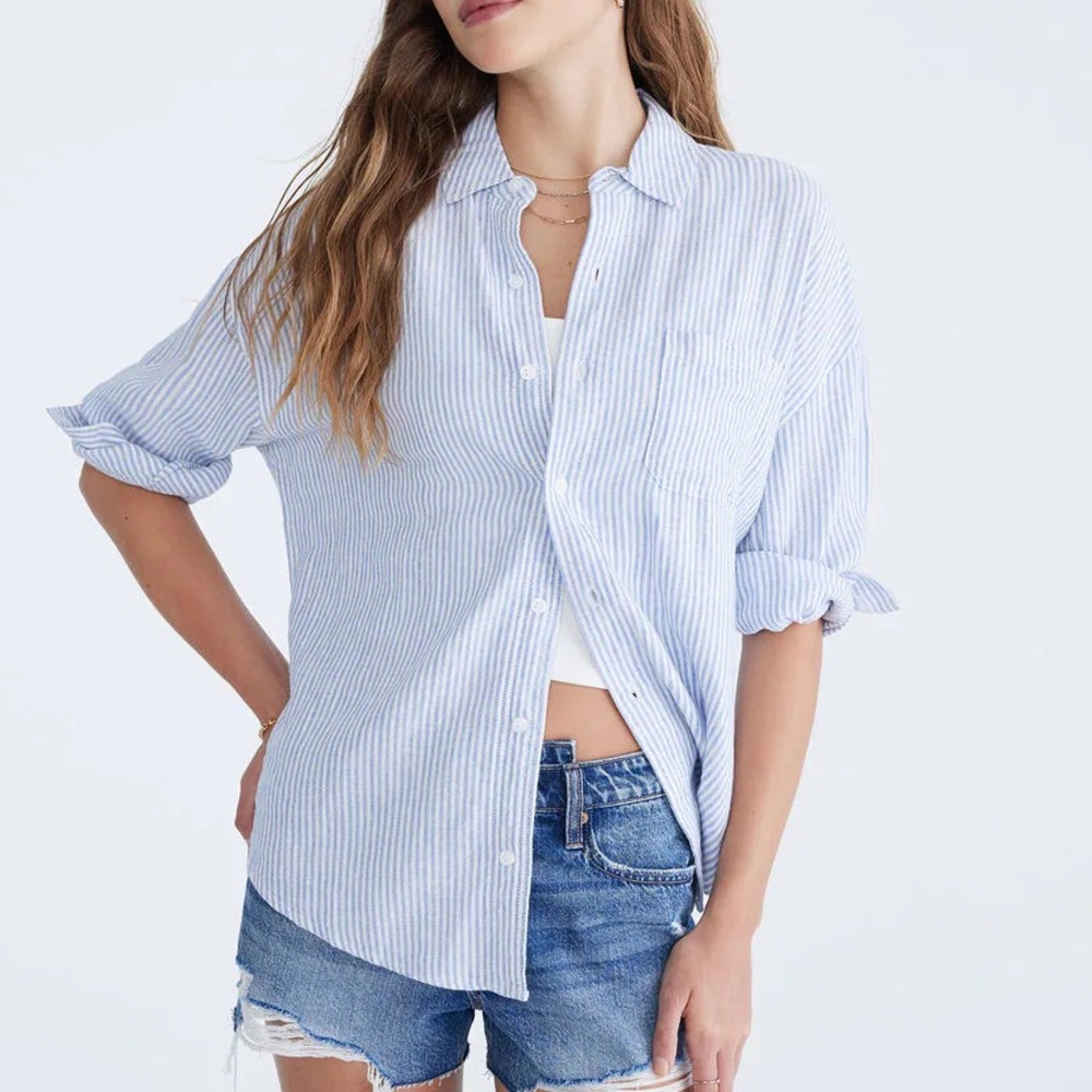 💚 2/$15 Blue and White Striped Casual Button Down Shirt - Picture 1 of 4